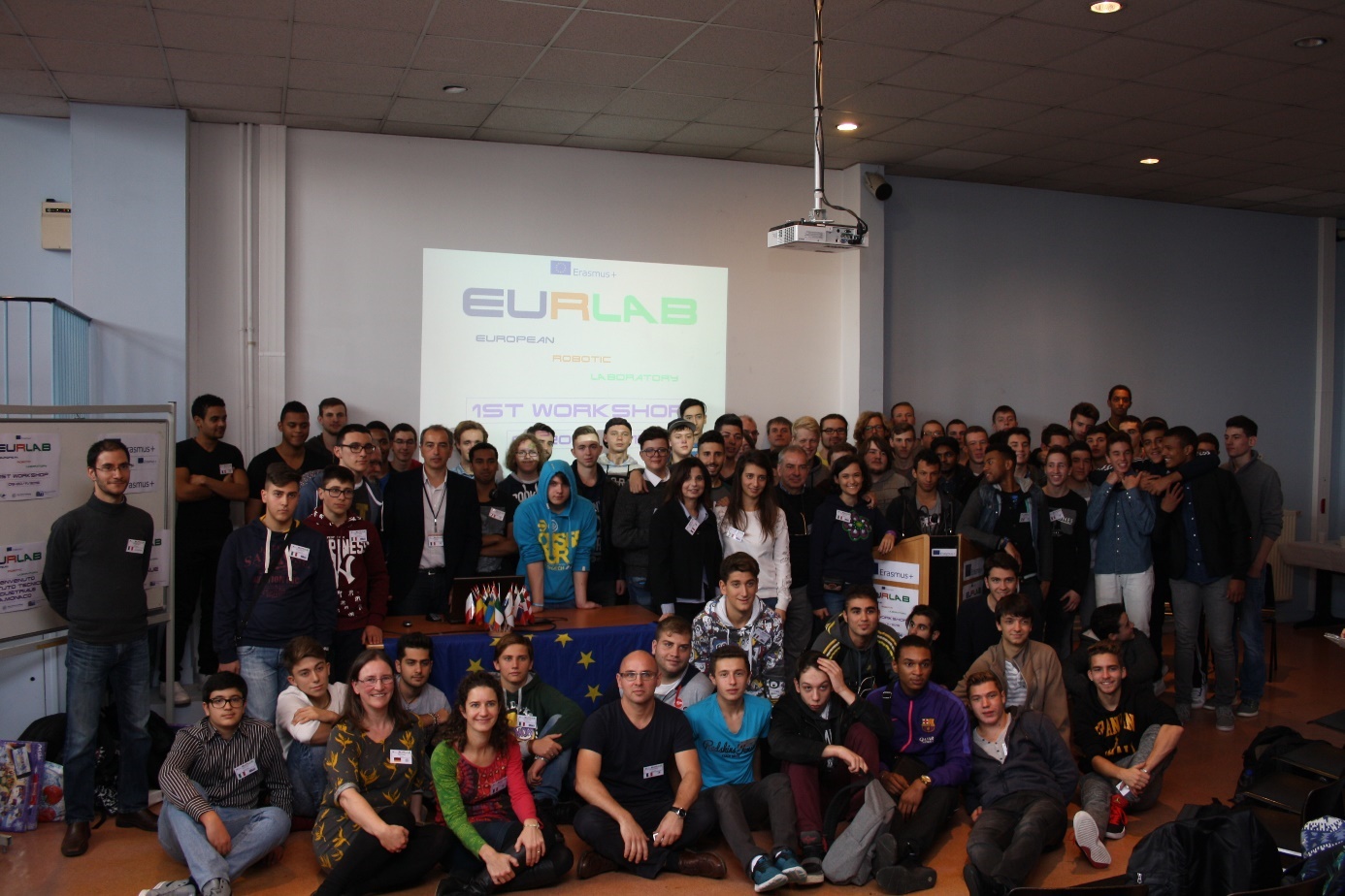 >Participants of the first workshop in France“ width=“21″>
<div class=