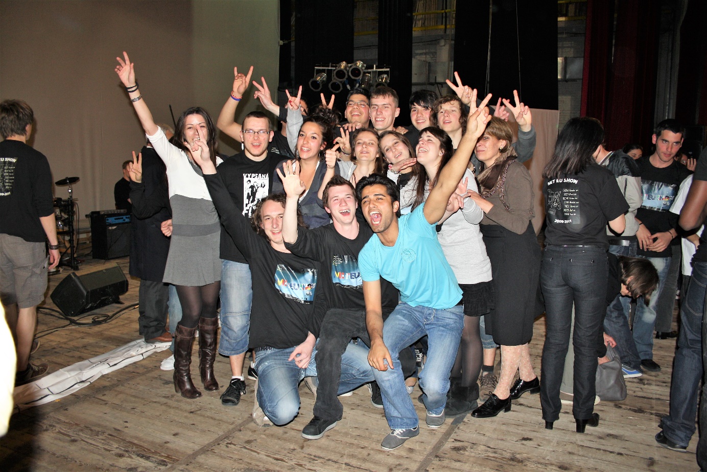 Cheering after the last concert in Cosenza in February 2011